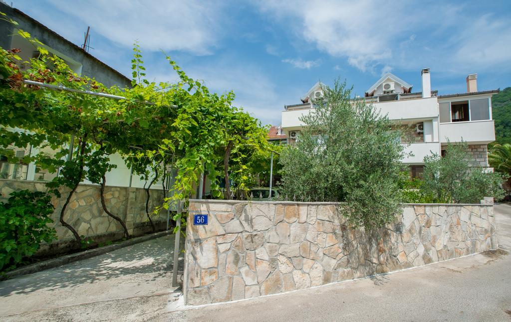 Apartmani Krgusic تيفات المظهر الخارجي الصورة