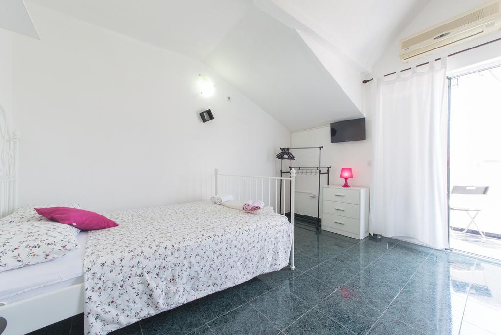 Apartmani Krgusic تيفات المظهر الخارجي الصورة