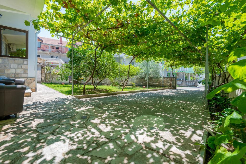 Apartmani Krgusic تيفات المظهر الخارجي الصورة