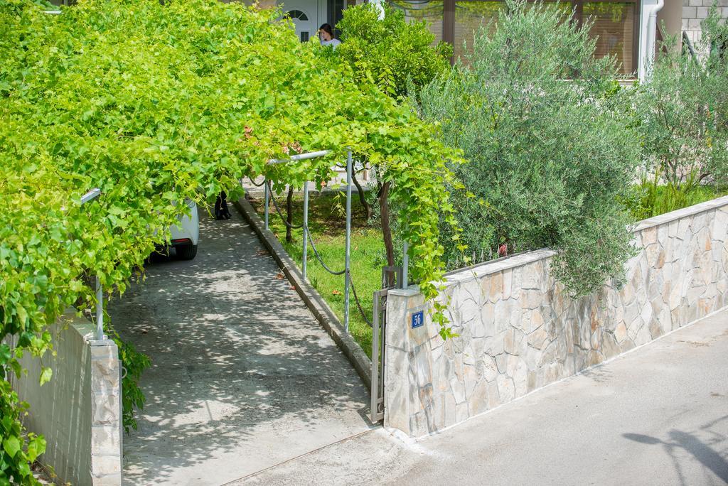 Apartmani Krgusic تيفات المظهر الخارجي الصورة