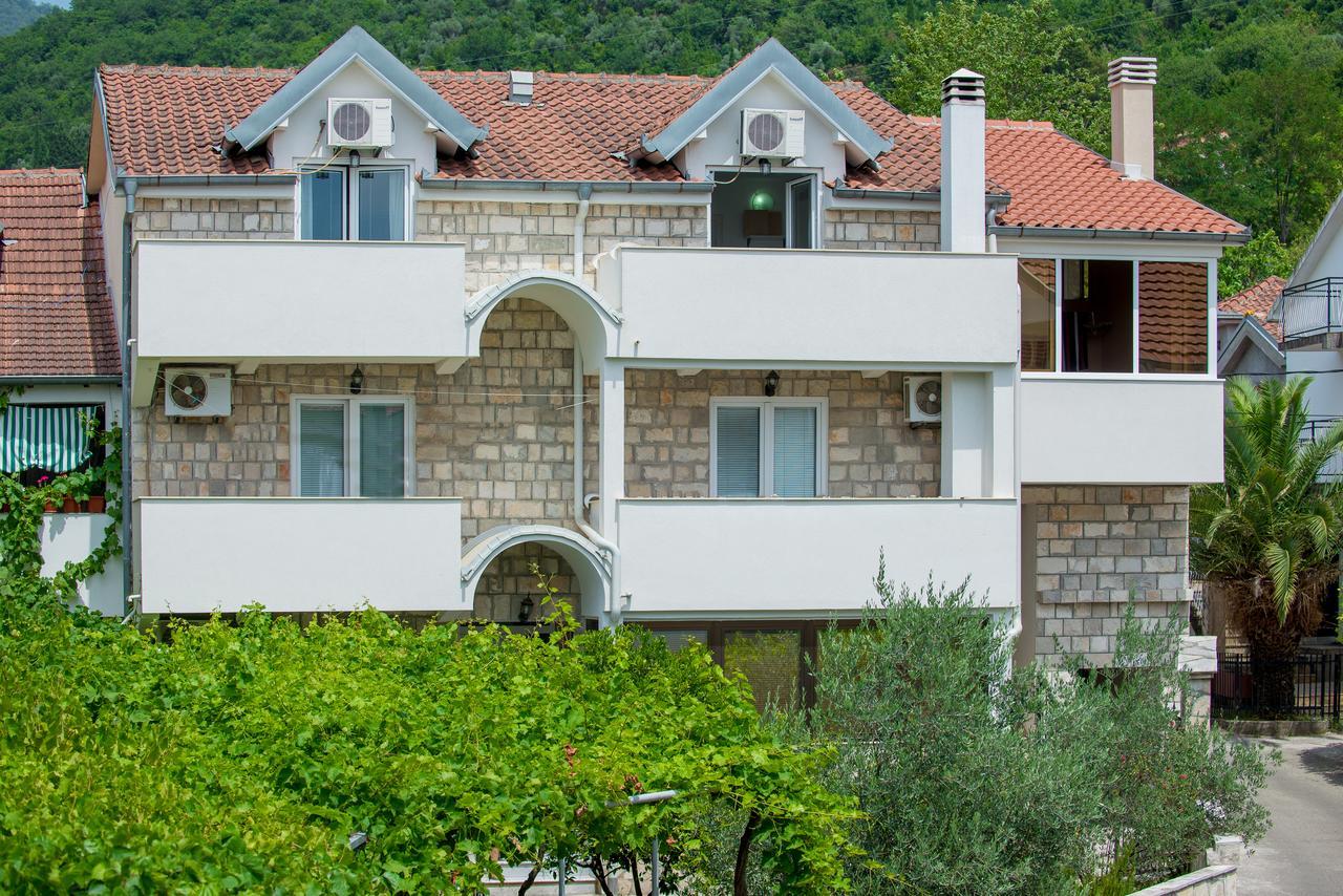 Apartmani Krgusic تيفات المظهر الخارجي الصورة