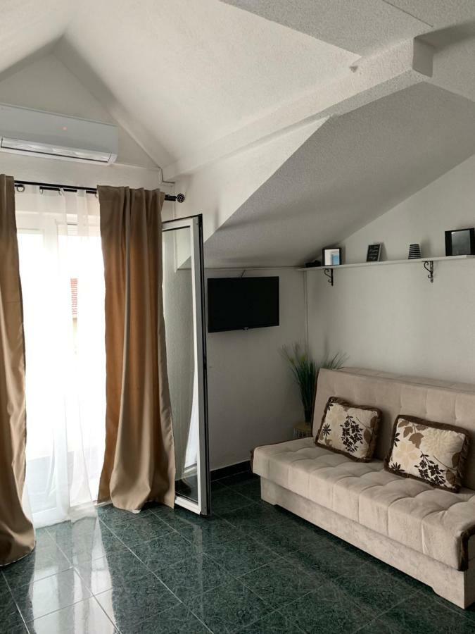 Apartmani Krgusic تيفات المظهر الخارجي الصورة